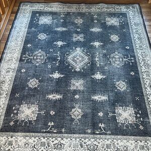Ruggable 5x7 rug. No pad included